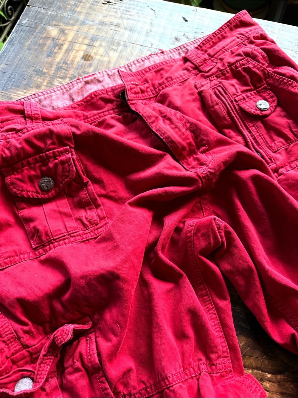Red cargo pants NWOT size 40